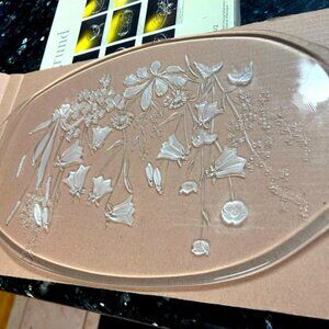 NIB Vtg Mikasa Savoir Vivre Meadow Vale Crystal Oval Canapé Tray Flowers 16.5”